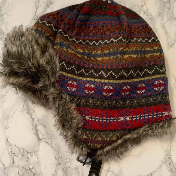 Snow hat with faux fur trim- Urban chic - Picture 3 of 6